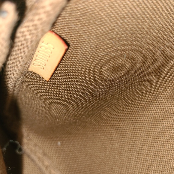 Authentic Louis Vuitton Pochette accessory bag, like new - Picture 3 of 6